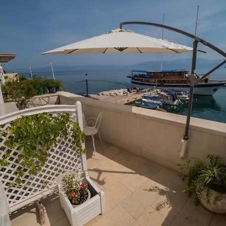Stone House Seaside Retreat On Bra Island - Two Bedroom 2 Διαμέρισμα