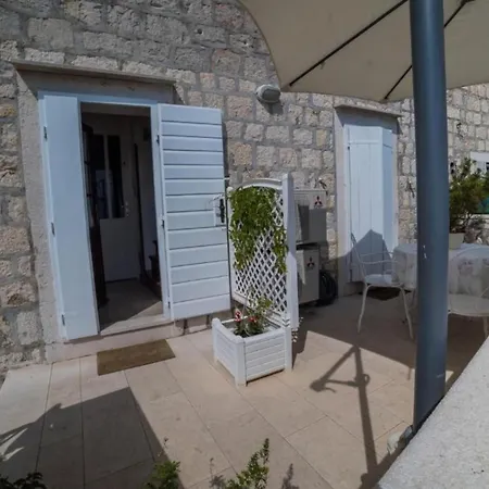 Διαμέρισμα Stone House Seaside Retreat On Bra Island - Two Bedroom 2 *