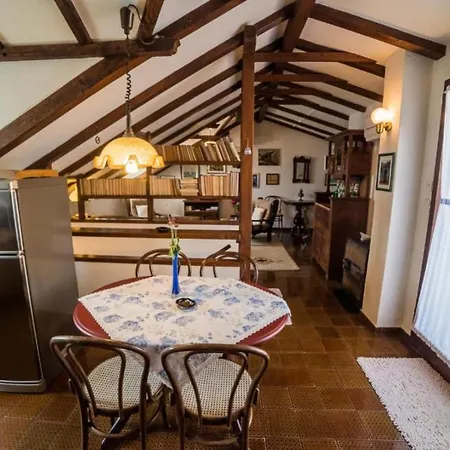 Stone House Seaside Retreat On Bra Island - Two Bedroom 2 Διαμέρισμα